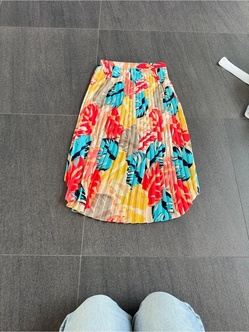 Laundry By Shelli Segal Multicolor Pleated Floral Midi Skirt